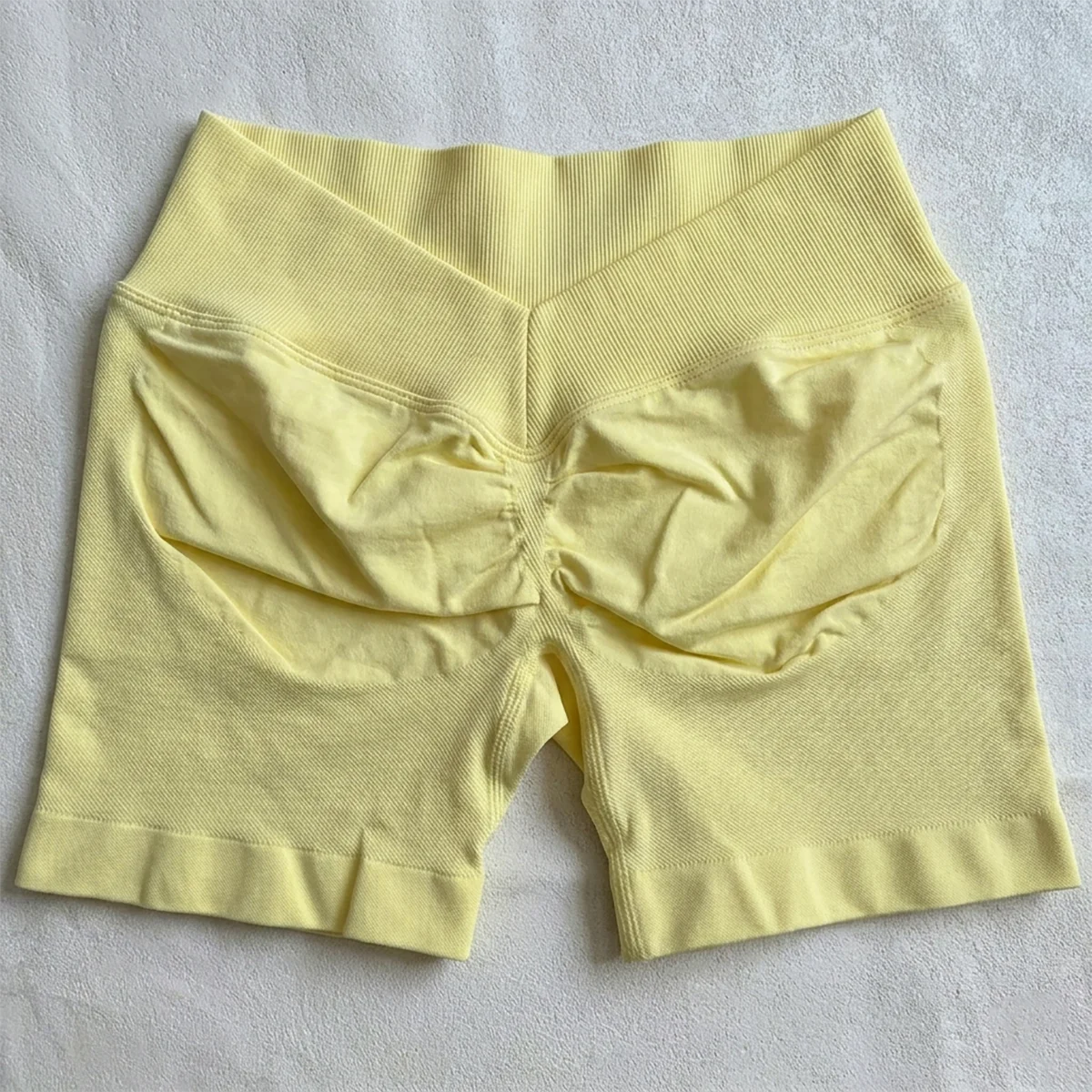 V-Back Scrunch Shorts Women Seamless V Waist Line Scrunch Booty Shorts Fitness Workout Running Yoga Gym Shorts