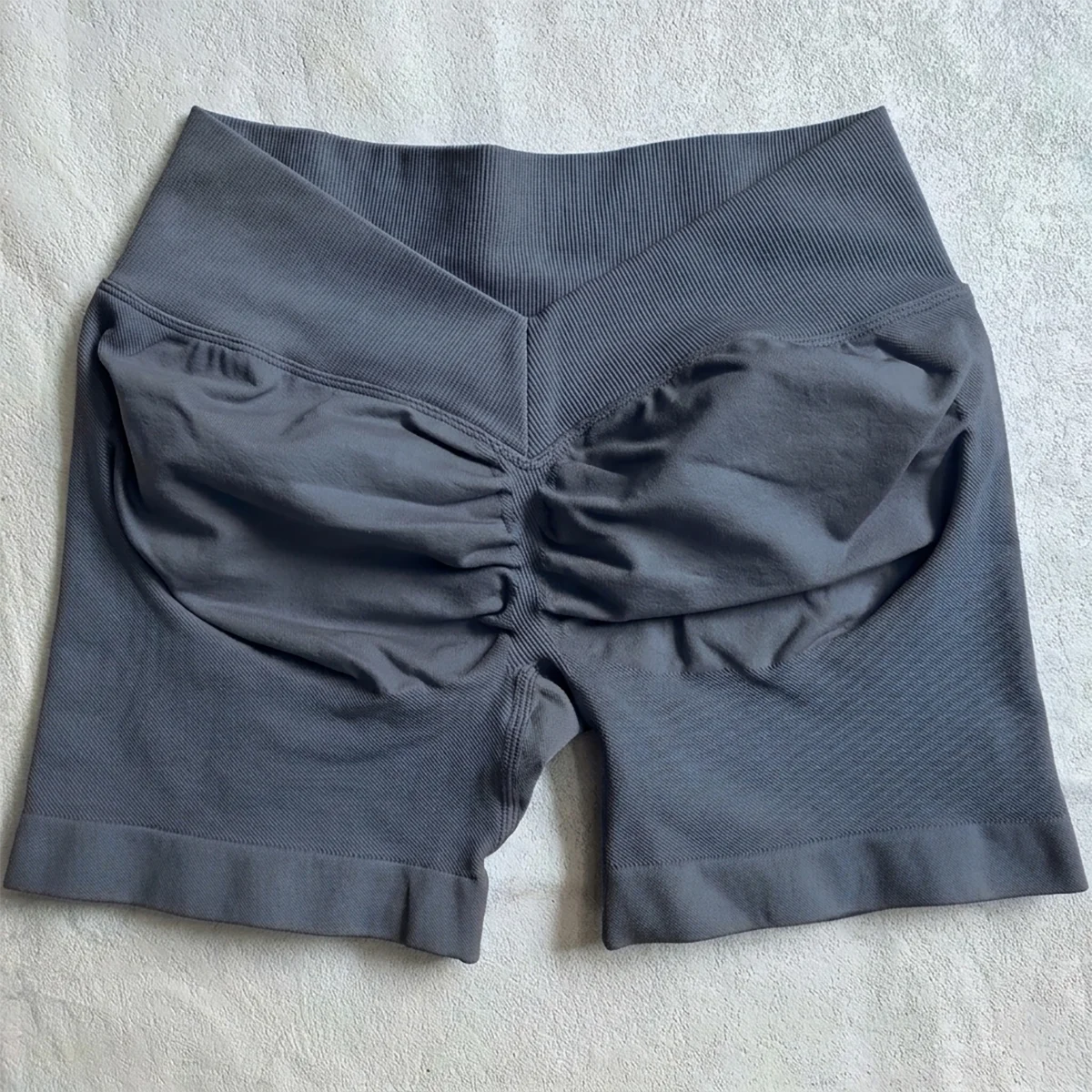 V-Back Scrunch Shorts Women Seamless V Waist Line Scrunch Booty Shorts Fitness Workout Running Yoga Gym Shorts